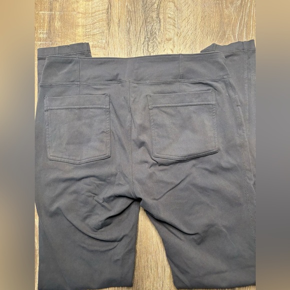 Size Medium Charcoal Atheleta Metro Leggings - Picture 6 of 6